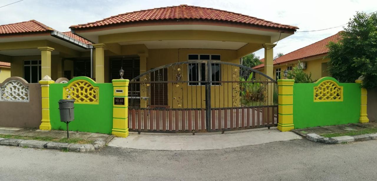 Assyifa Homestay Dungun Exteriör bild